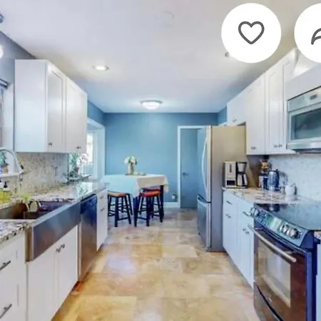 Centrally Located 5 Bedroom 3 Bath 8 Beds